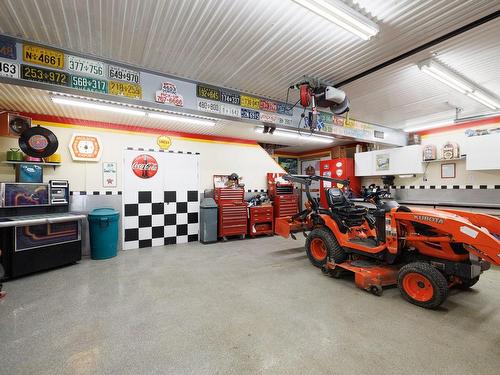 Garage - 1269 Route Harwood, Vaudreuil-Dorion, QC - Indoor Photo Showing Garage