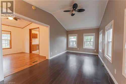 4 Pacific Avenue, Wasaga Beach, ON - Indoor Photo Showing Other Room