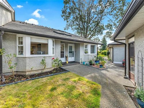 5-2070 Amelia Ave, Sidney, BC - Outdoor