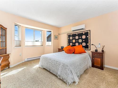 5-2070 Amelia Ave, Sidney, BC - Indoor Photo Showing Bedroom