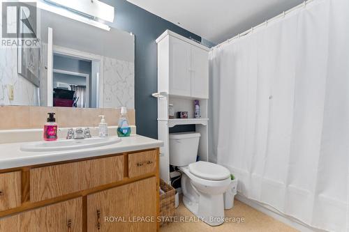 #304 -21 East Ave S, Hamilton, ON - Indoor Photo Showing Bathroom