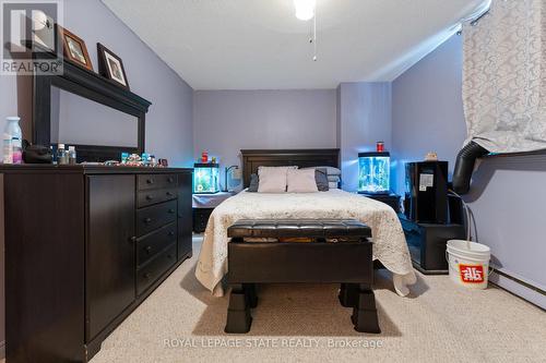 #304 -21 East Ave S, Hamilton, ON - Indoor Photo Showing Bedroom