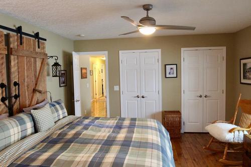 2372 20Th Street, Lister, BC - Indoor Photo Showing Bedroom