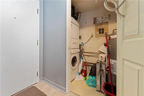 21 East Avenue S|Unit #304, Hamilton, ON - Indoor Photo Showing Laundry Room