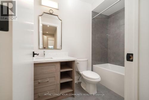 18 Sunset Beach Rd, Richmond Hill, ON - Indoor Photo Showing Bathroom