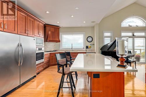 133 Lakeshore Rd E, Blue Mountains, ON - Indoor Photo Showing Kitchen
