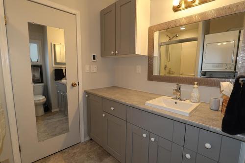 485 Mark Street, Kimberley, BC - Indoor Photo Showing Bathroom