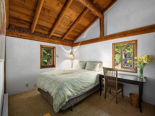 1171 East Rd, Denman Island, BC - Indoor Photo Showing Bedroom