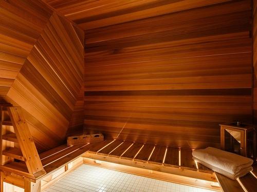 Sauna - 119 Rue Antoine-Forestier, Carignan, QC - Indoor Photo Showing Other Room
