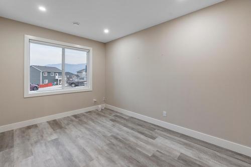 3912 Grandview Drive, Castlegar, BC - Indoor Photo Showing Other Room