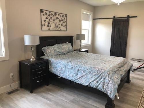 3912 Grandview Drive, Castlegar, BC - Indoor Photo Showing Bedroom