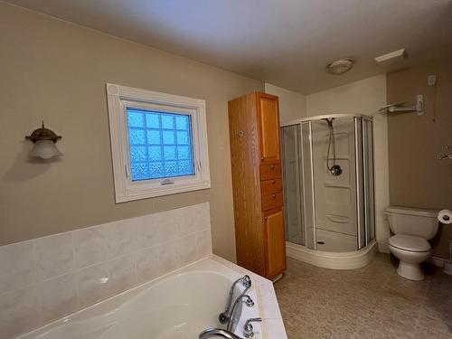775 Wallinger Avenue, Kimberley, BC - Indoor Photo Showing Bathroom