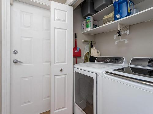 3048 Henry Rd, Chemainus, BC - Indoor Photo Showing Laundry Room