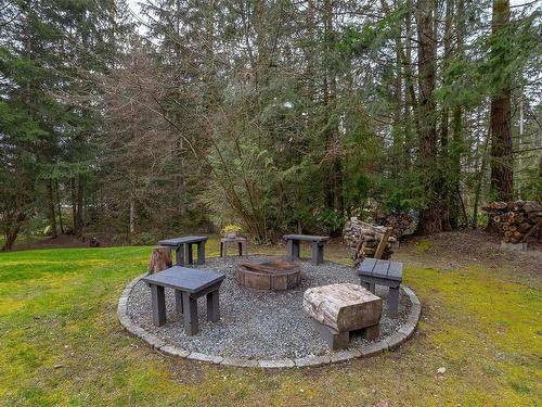 3048 Henry Rd, Chemainus, BC - Outdoor With Backyard
