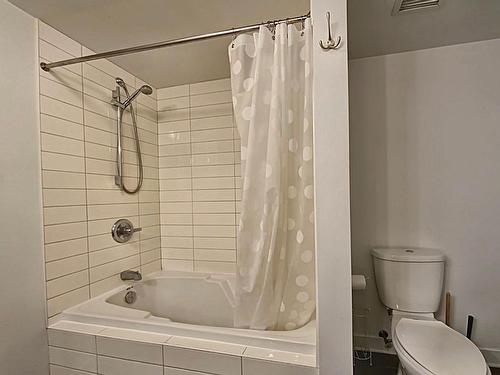 Salle de bains - 508-4885 Boul. Henri-Bourassa O., Montréal (Saint-Laurent), QC - Indoor Photo Showing Bathroom