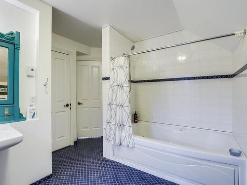 Salle de bains attenante Ã  la CCP - 280 Ch. Du Ruisseau, Val-Des-Monts, QC - Indoor Photo Showing Bathroom