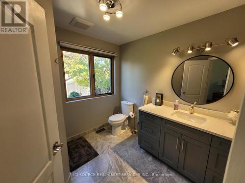 223 Bayberry Cres, Lakeshore, ON - Indoor Photo Showing Bathroom