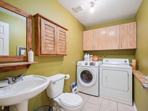 Bathroom - 46 Rue Des Tourterelles, Blainville, QC - Indoor Photo Showing Laundry Room