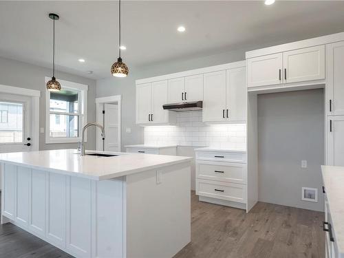 716 Salmonberry St, Campbell River, BC - Indoor Photo Showing Kitchen With Upgraded Kitchen