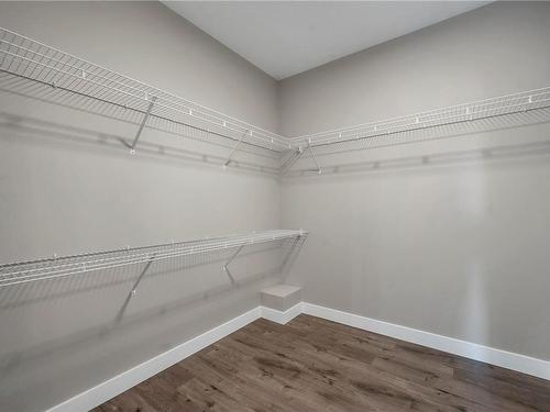 716 Salmonberry St, Campbell River, BC - Indoor With Storage