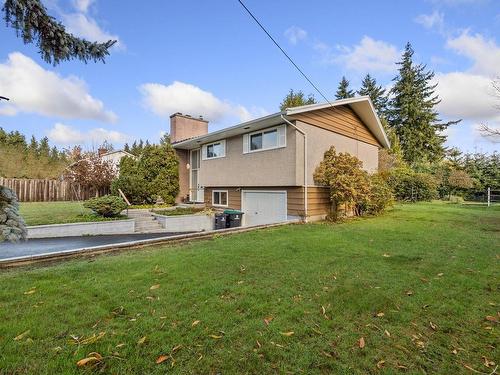 1860 Lewis Ave, Courtenay, BC - Outdoor