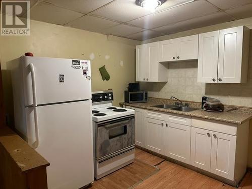 111 Wellington St W, Sault Ste. Marie, ON - Indoor Photo Showing Kitchen With Double Sink