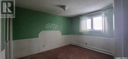 608 Boscurvis Avenue, Oxbow, SK - Indoor Photo Showing Other Room