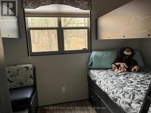 Monb537 - 1047 Bonnie Lake Camp Road, Bracebridge, ON - Indoor Photo Showing Bedroom