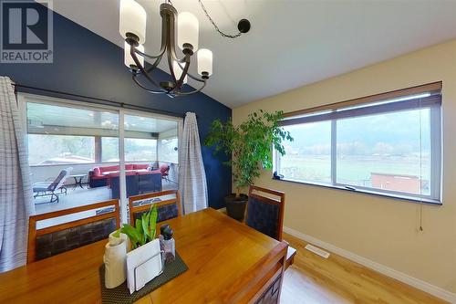 1319 Salmon River Road, Salmon Arm, BC - Indoor Photo Showing Dining Room