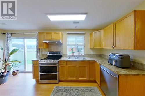 1319 Salmon River Road, Salmon Arm, BC - Indoor Photo Showing Kitchen With Double Sink