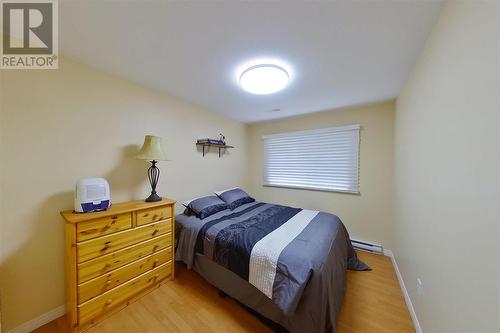 1319 Salmon River Road, Salmon Arm, BC - Indoor Photo Showing Bedroom