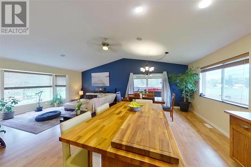 1319 Salmon River Road, Salmon Arm, BC - Indoor Photo Showing Dining Room