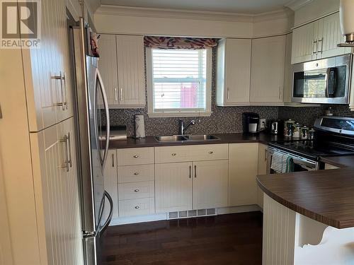 4 Exploits Lane, Grand Falls-Windsor, NL - Indoor Photo Showing Kitchen With Double Sink