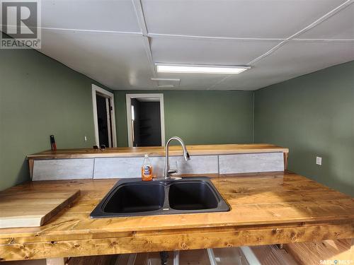 73 3Rd Avenue E, Central Butte, SK - Indoor Photo Showing Kitchen