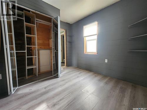 73 3Rd Avenue E, Central Butte, SK - Indoor Photo Showing Garage