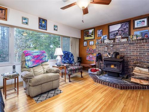 2755 Conrad Rd, Courtenay, BC - Indoor With Fireplace