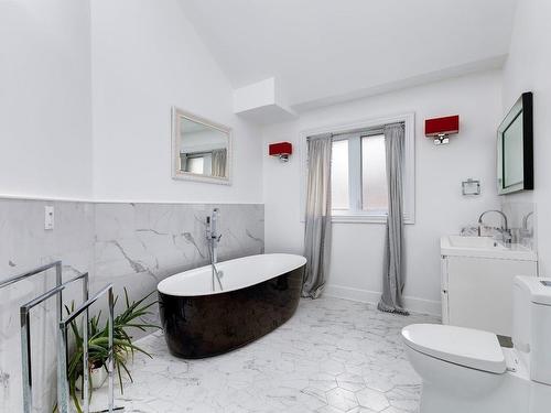 Salle de bains attenante Ã  la CCP - 250 Rue Einstein, Dollard-Des-Ormeaux, QC - Indoor Photo Showing Bathroom