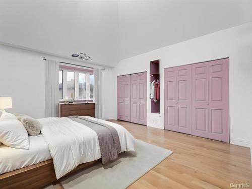 Chambre Ã Â coucher - 250 Rue Einstein, Dollard-Des-Ormeaux, QC - Indoor Photo Showing Bedroom