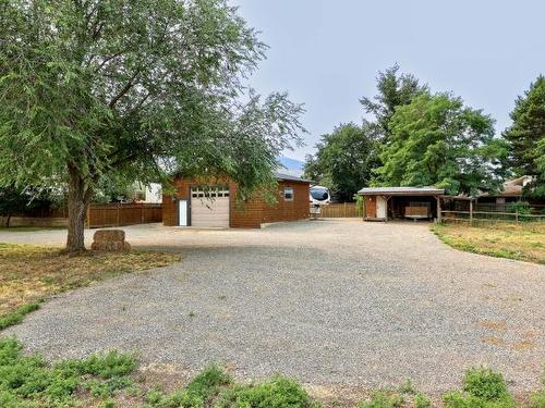 5025 Cammeray Drive, Kamloops, BC - Indoor Photo Showing Garage