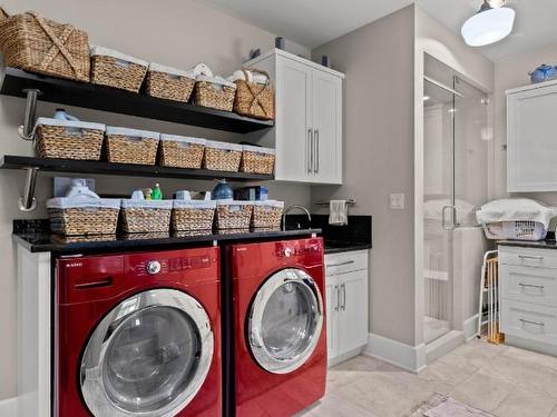 3418 Shuswap Rd, Kamloops, BC - Indoor Photo Showing Laundry Room