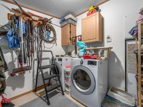 6265 Cariboo Hwy 97, Clinton, BC - Indoor Photo Showing Laundry Room