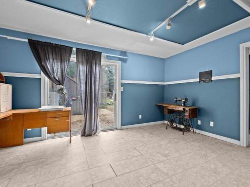 4702 Spruce Cres, Barriere, BC - Indoor Photo Showing Other Room