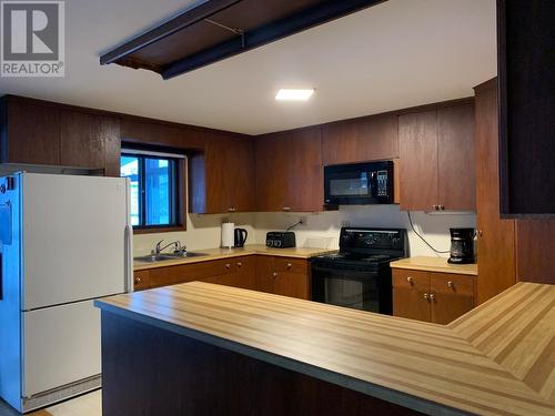 315 Eastside Road, Okanagan Falls, BC - Indoor Photo Showing Kitchen With Double Sink