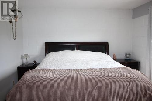 315 Eastside Road, Okanagan Falls, BC - Indoor Photo Showing Bedroom
