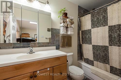 460-474 Browns Line, Toronto, ON - Indoor Photo Showing Bathroom
