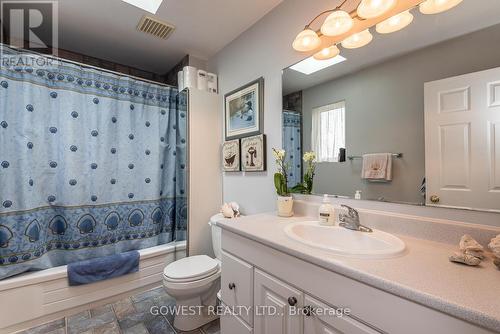460-474 Browns Line, Toronto, ON - Indoor Photo Showing Bathroom