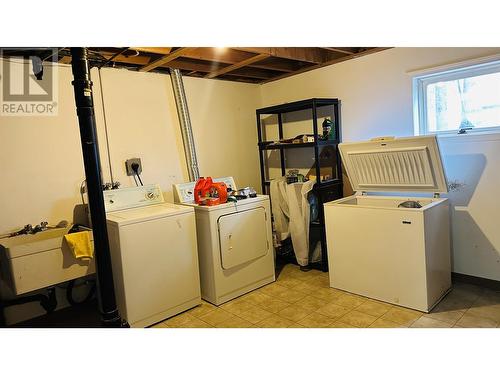6982 Gladstone Drive, Prince George, BC - Indoor Photo Showing Laundry Room