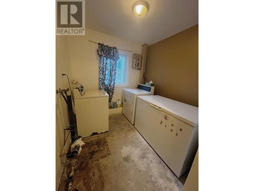 1639 Gyrfalcon Avenue, Kitimat, BC - Indoor Photo Showing Laundry Room
