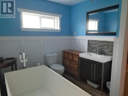 9657 Evergreen Road, Powell River, BC - Indoor Photo Showing Bathroom