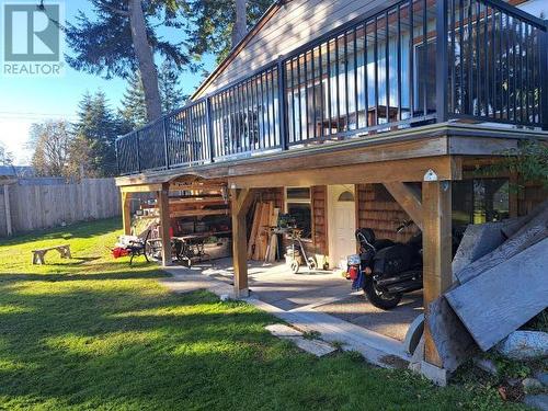 9657 Evergreen Road, Powell River, BC - Outdoor With Deck Patio Veranda